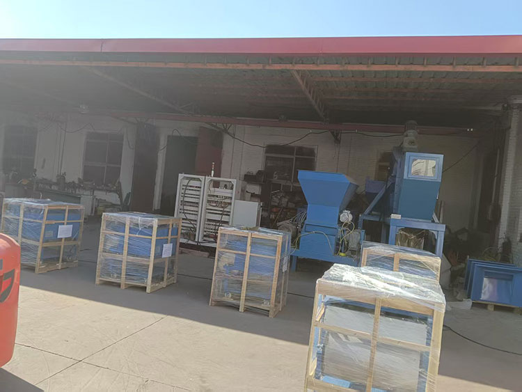 吸鐵機(jī)鋁銷磁選機(jī)